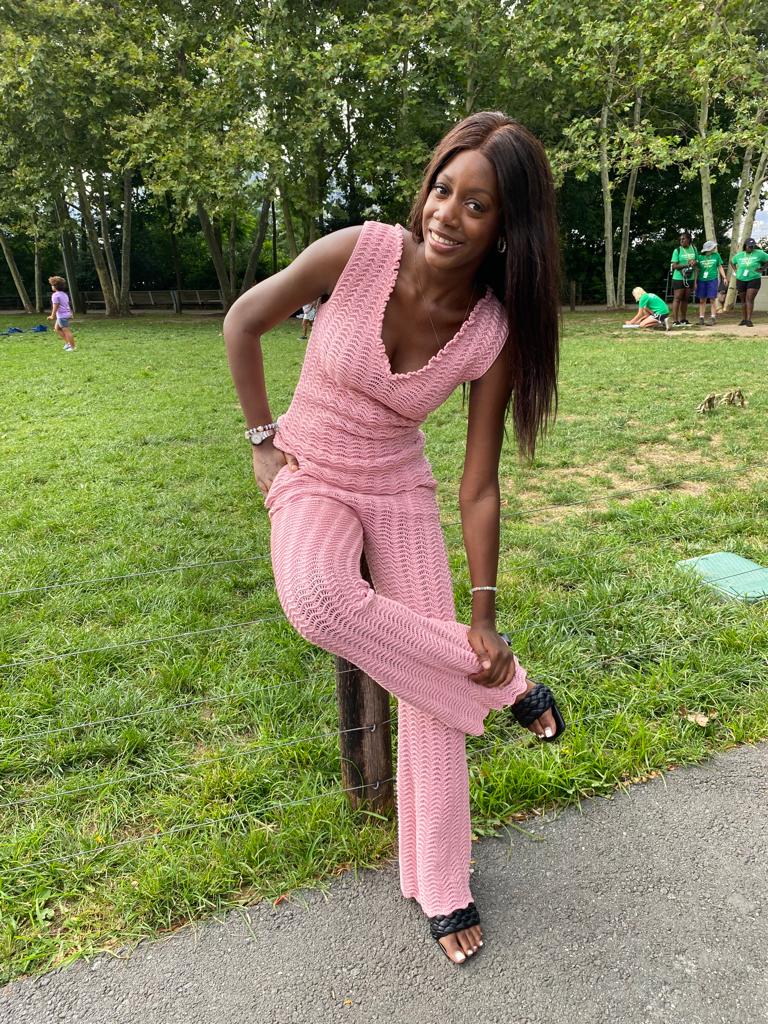 Pants suit set.